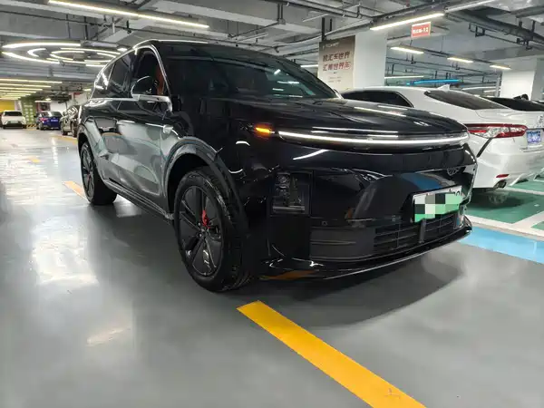 Li Auto L6 2025