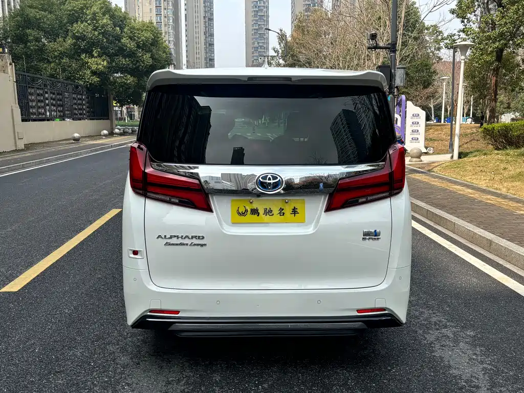 Toyota Alphard 2023 — фото 2