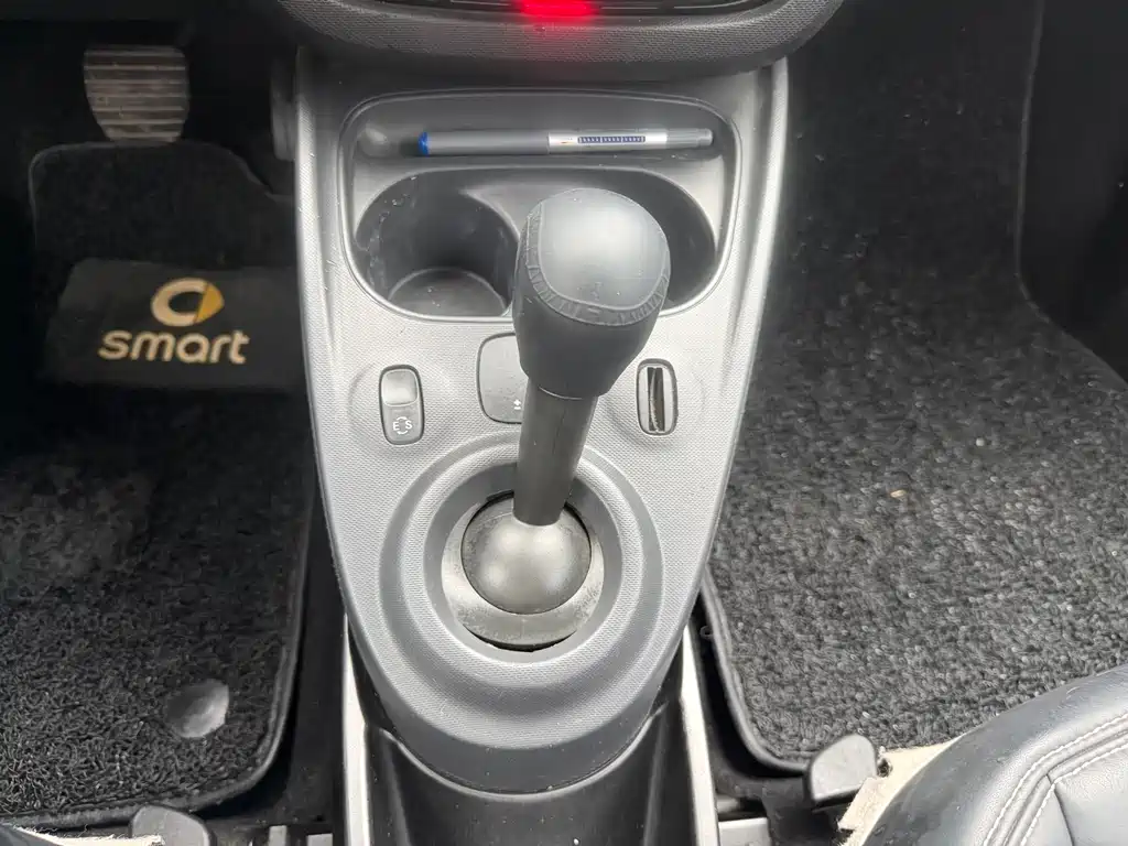 smart Fortwo 2016 — фото 12
