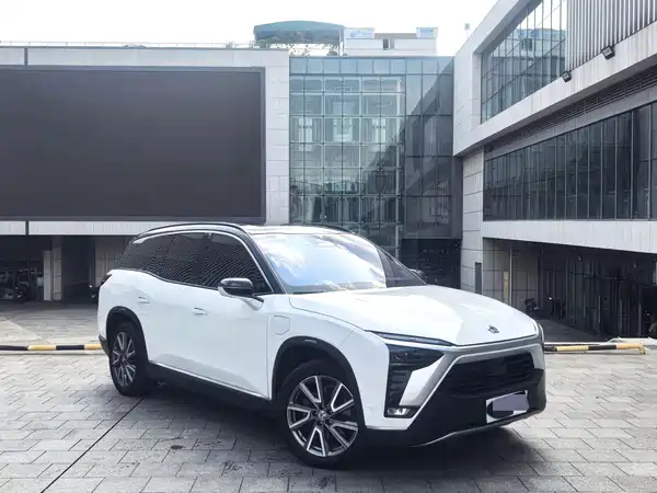 NIO ES8 2021