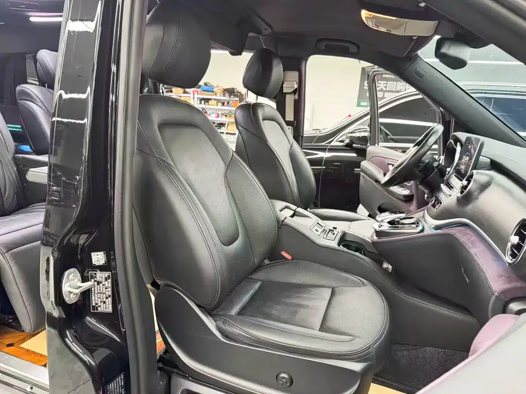 Mercedes-Benz V-Class 2019 — фото 18