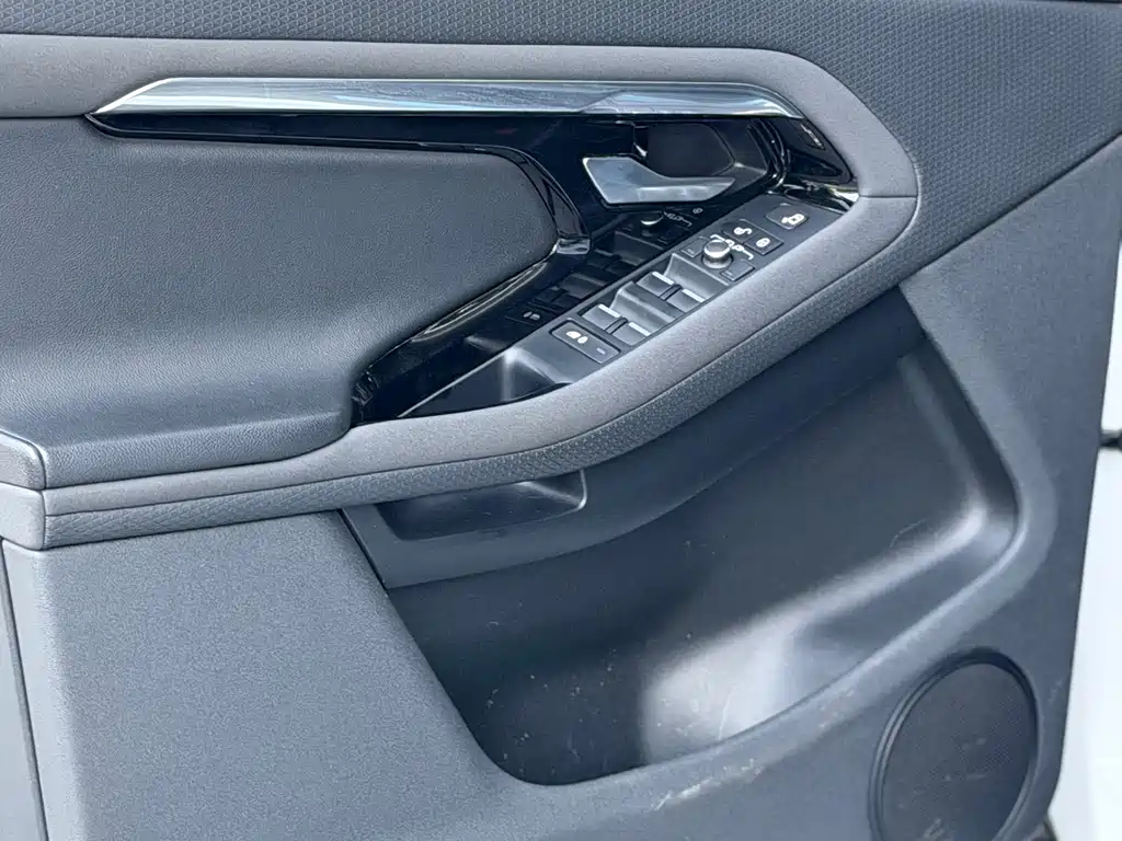 Land Rover Evoque 2019 — фото 6