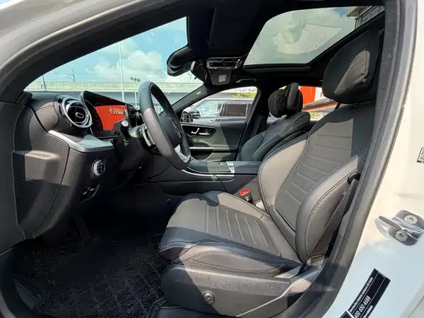 Mercedes-Benz C-Class 2024