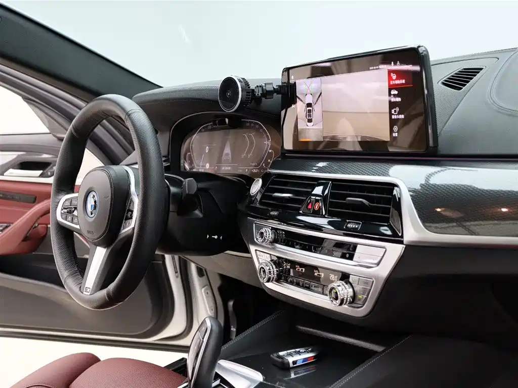 BMW 5 Series New Energy 2023 — фото 13