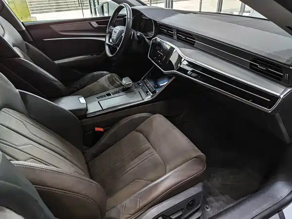Audi A7L 2023
