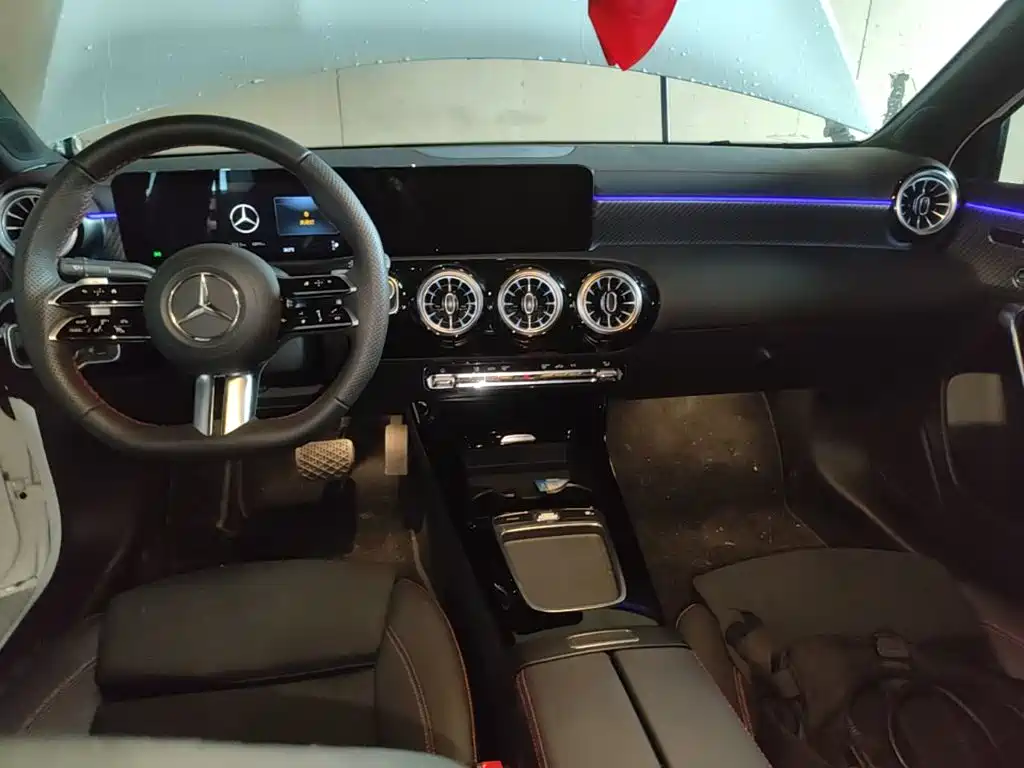Mercedes-Benz A-Class 2025 — фото 10