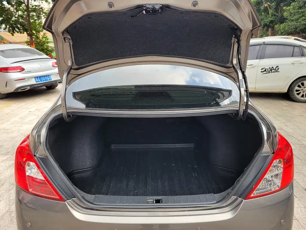 Nissan Sunny 2013 — фото 17