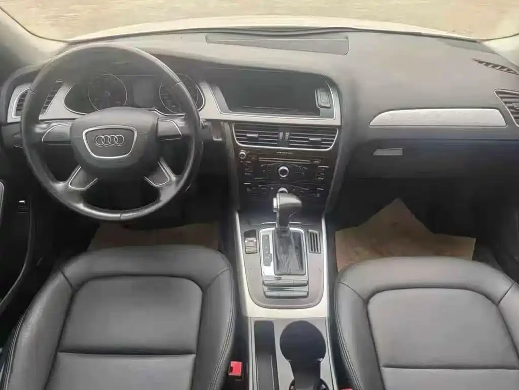 Audi A4L 2016