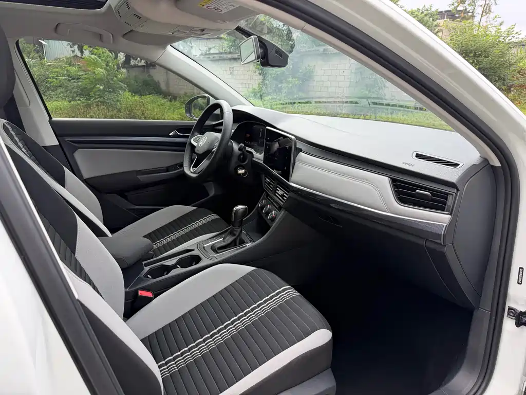 Volkswagen Bora 2023