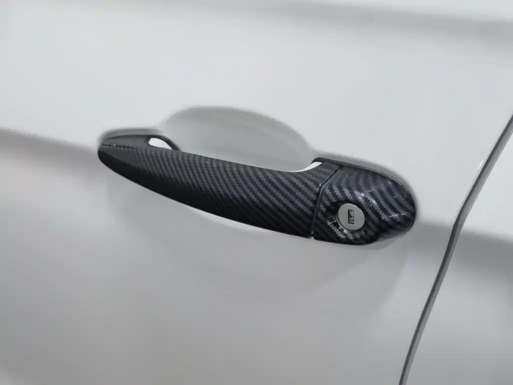 BMW 3 Series 2019 — фото 18