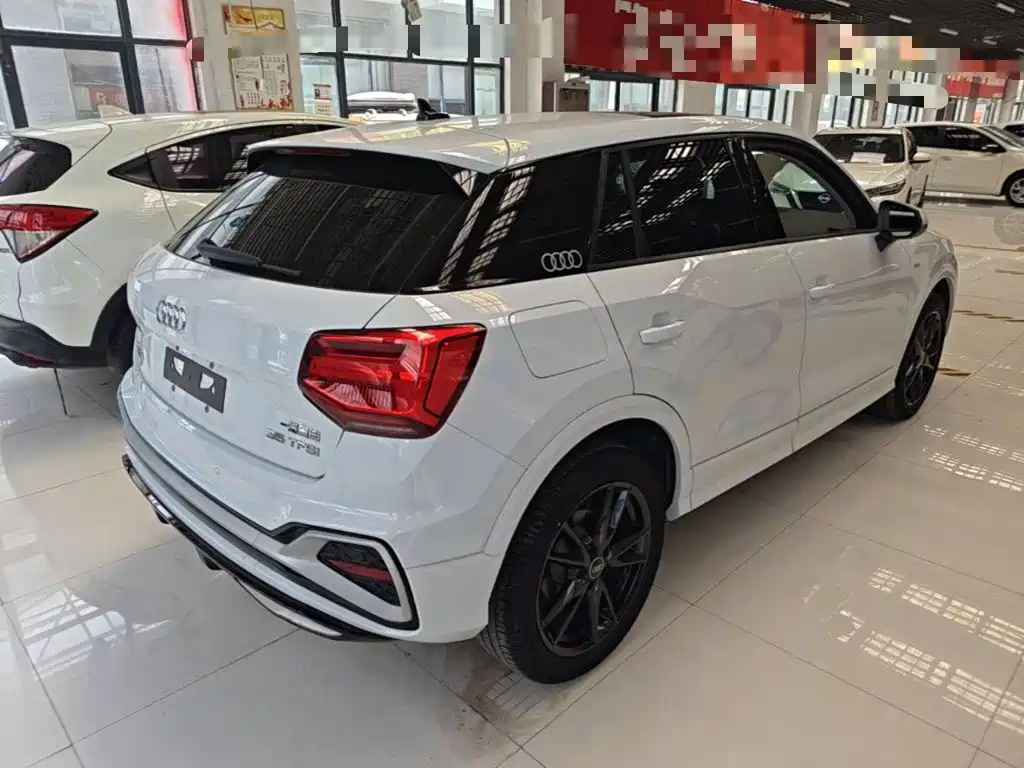 Audi Q2L 2022