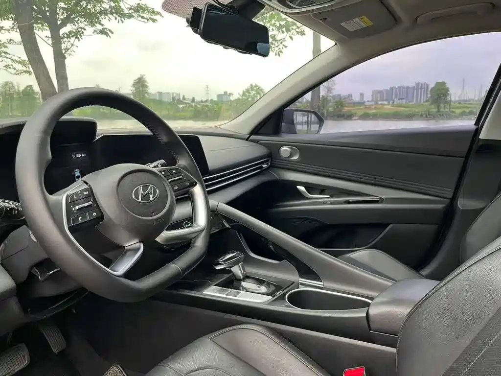 Hyundai Elantra 2021