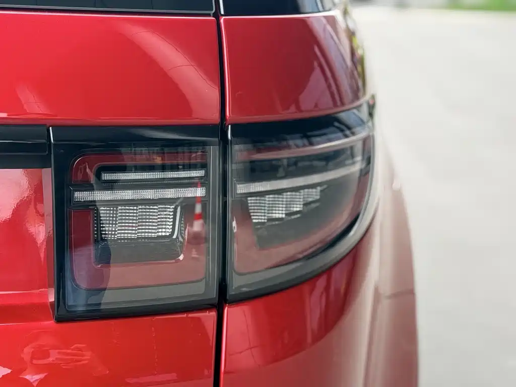Land Rover Discovery Sport 2020 — фото 10