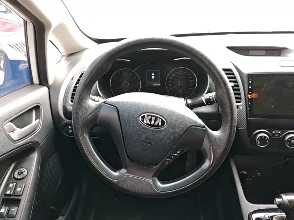 Kia K3 2018 — фото 11
