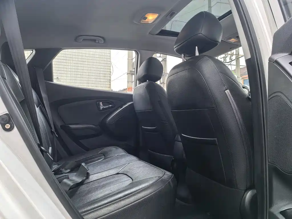 Hyundai ix35 2016 — фото 11