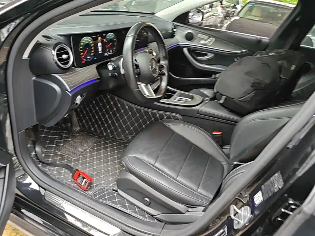 Mercedes-Benz E-Class 2021 — фото 15