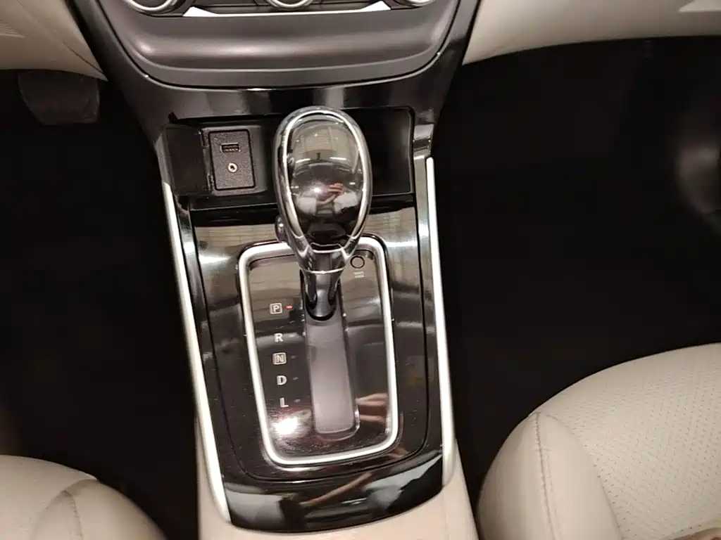Nissan Sylphy 2018 — фото 14