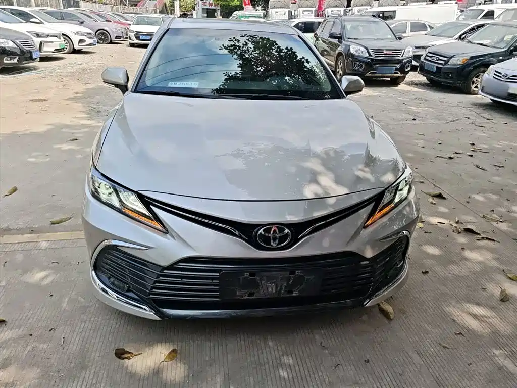 Toyota Camry 2023 — фото 3