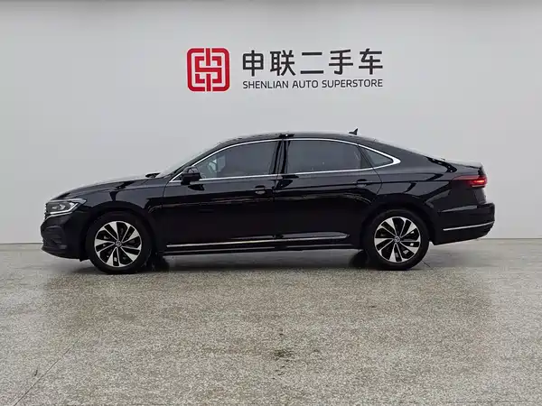 Volkswagen Passat 2025