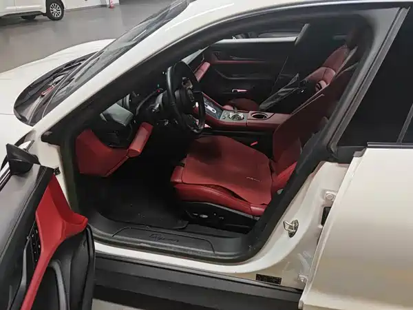 Porsche Taycan 2023