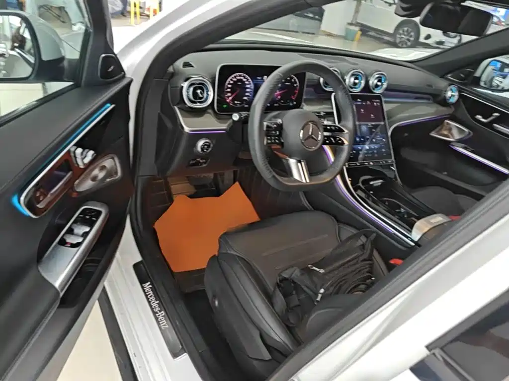 Mercedes-Benz C-Class 2024 — фото 16