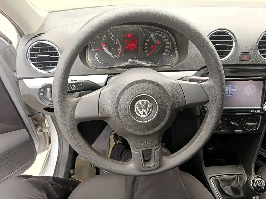 Volkswagen Jetta 2016 — фото 11