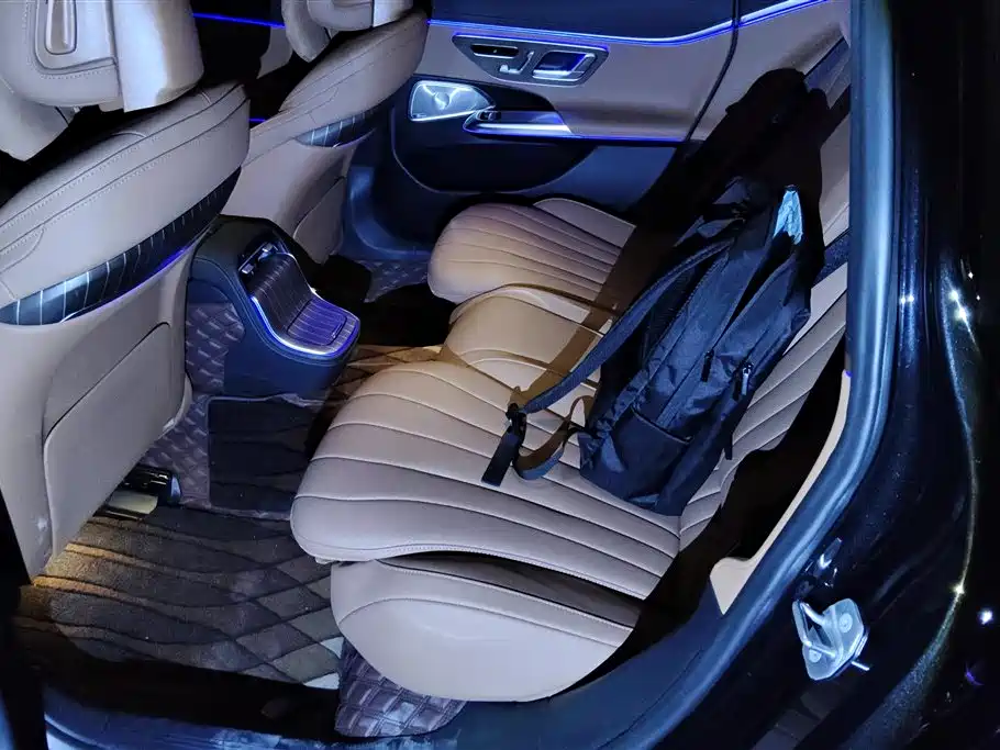 Mercedes-Benz E-Class 2024 — фото 10