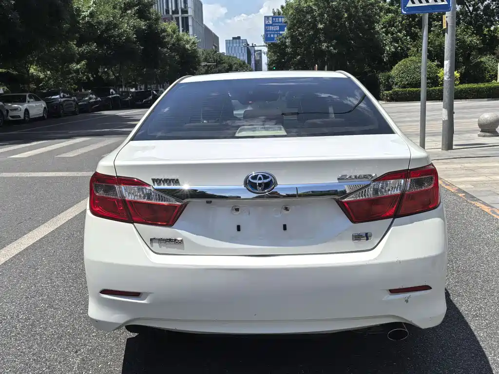 Toyota Camry 2012 — фото 4