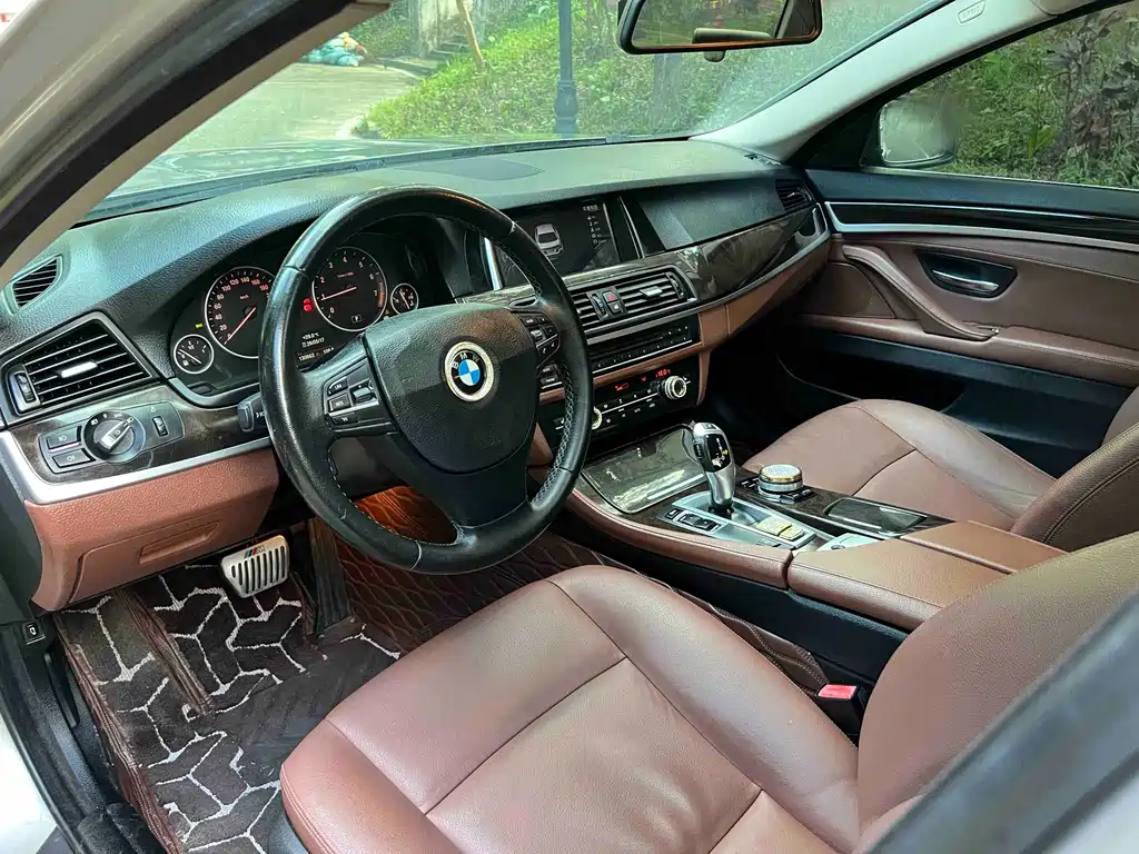 BMW 5 Series 2016 — фото 5