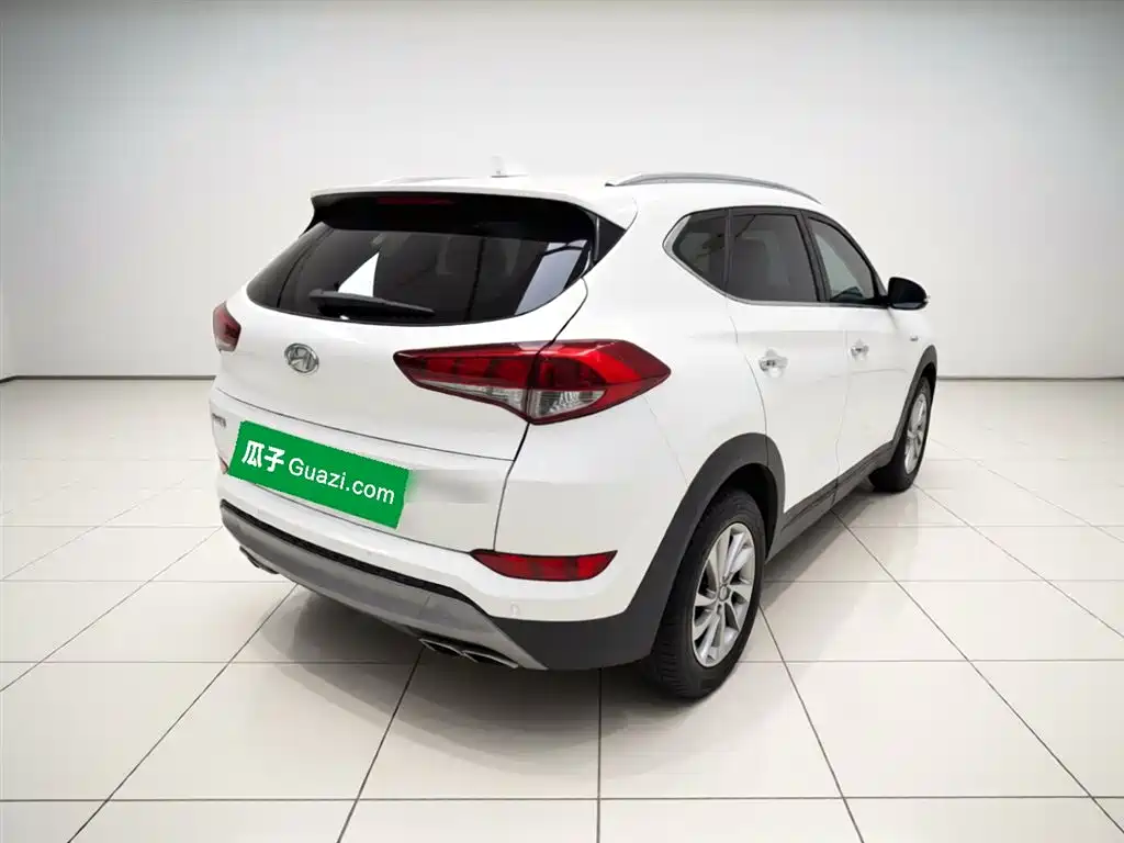 Hyundai Tucson 2017 — фото 12