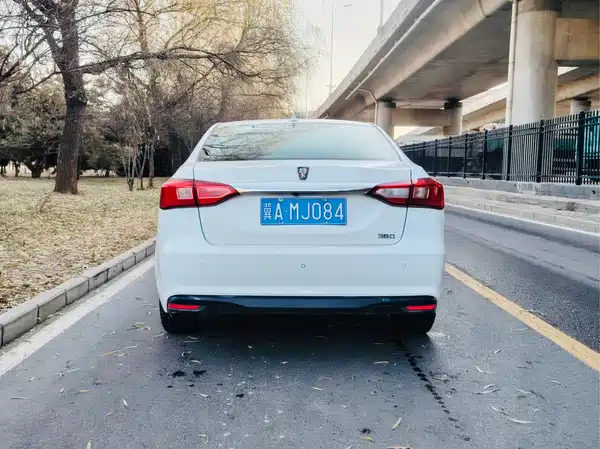 Roewe 360 2015