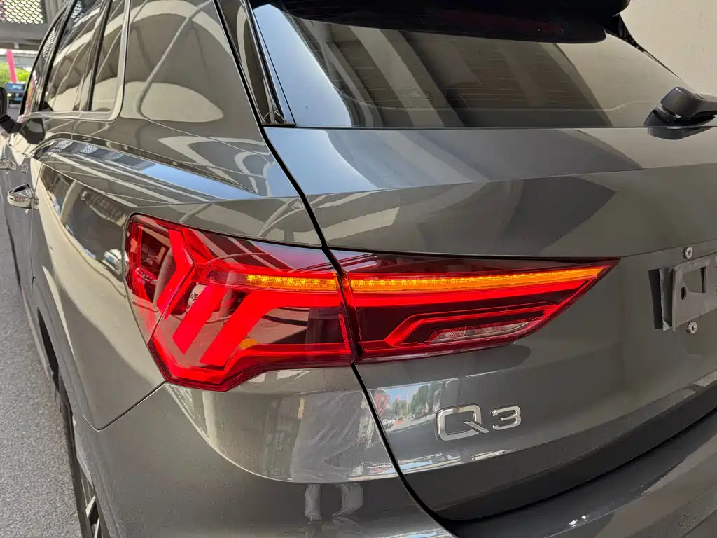Audi Q3 2022 — фото 24