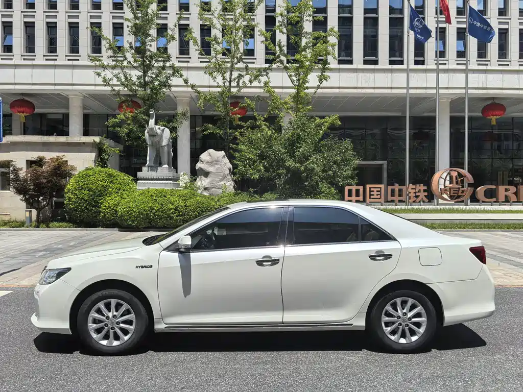Toyota Camry 2012 — фото 2