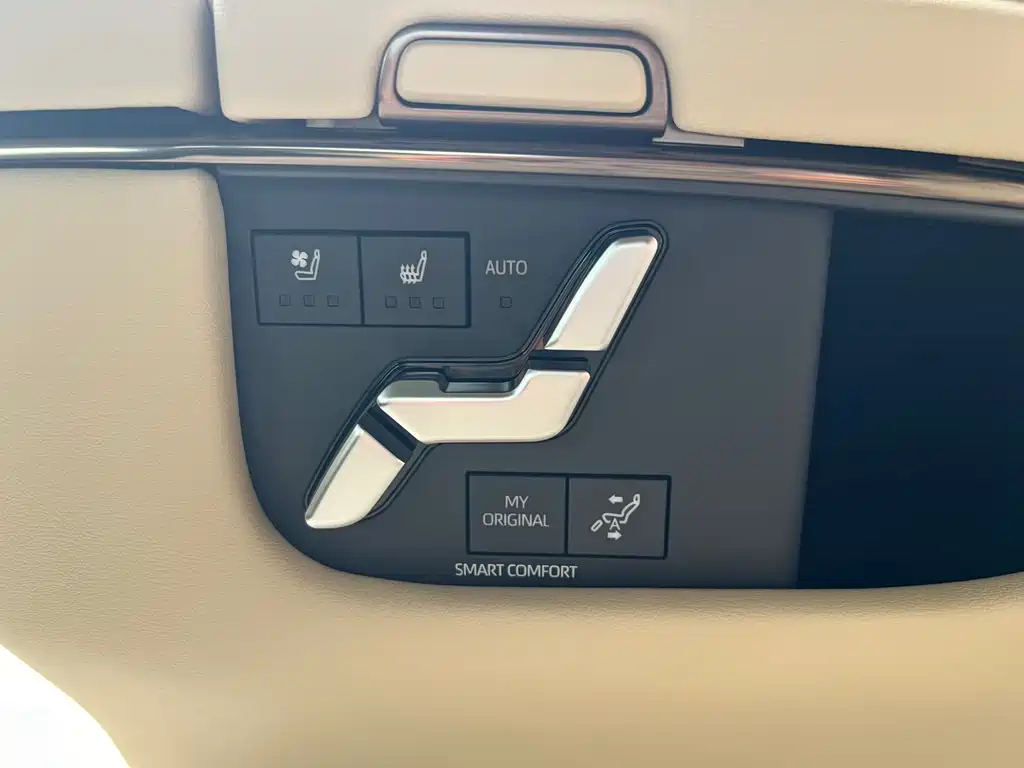 Toyota Alphard — фото 5