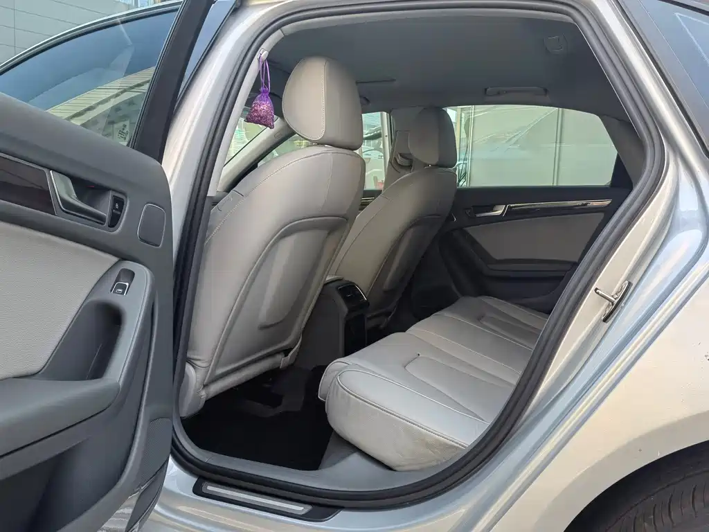 Audi A4L 2012