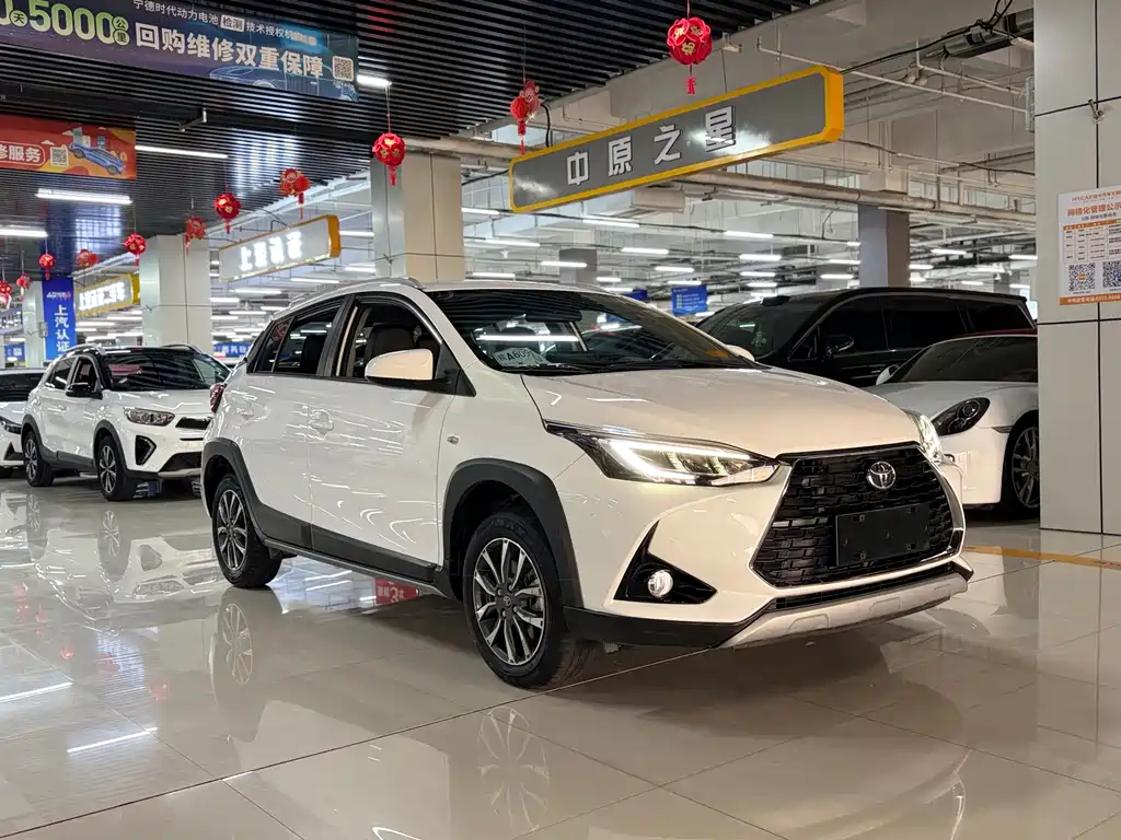 Toyota Yaris L 2023