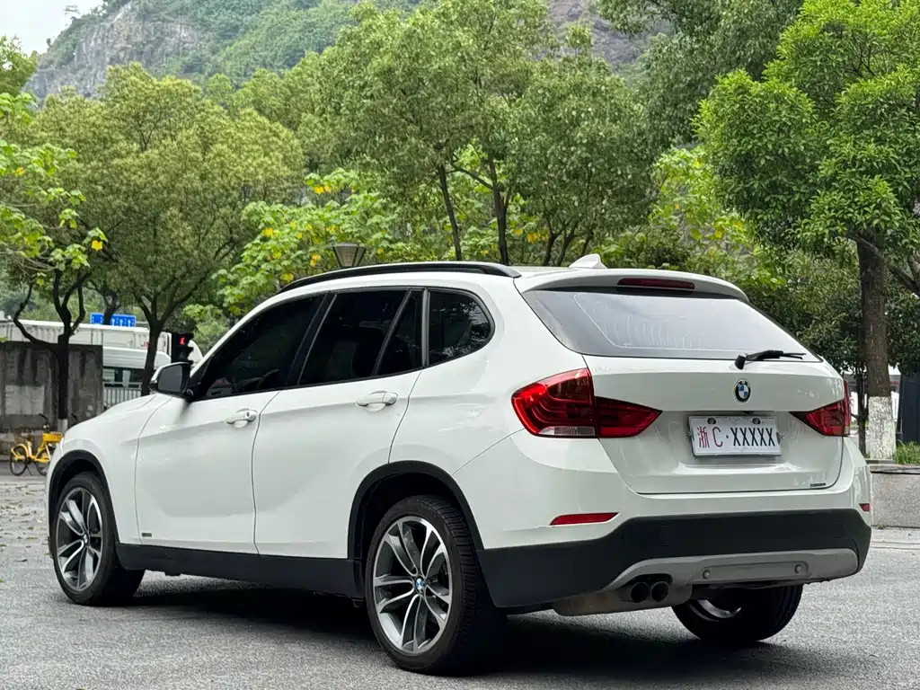 BMW X1 2015 — фото 3