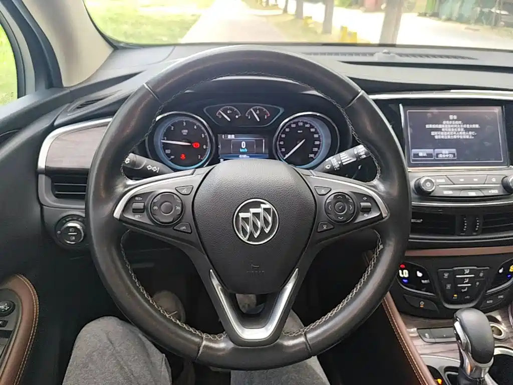 Buick Envision Plus 2017 — фото 11