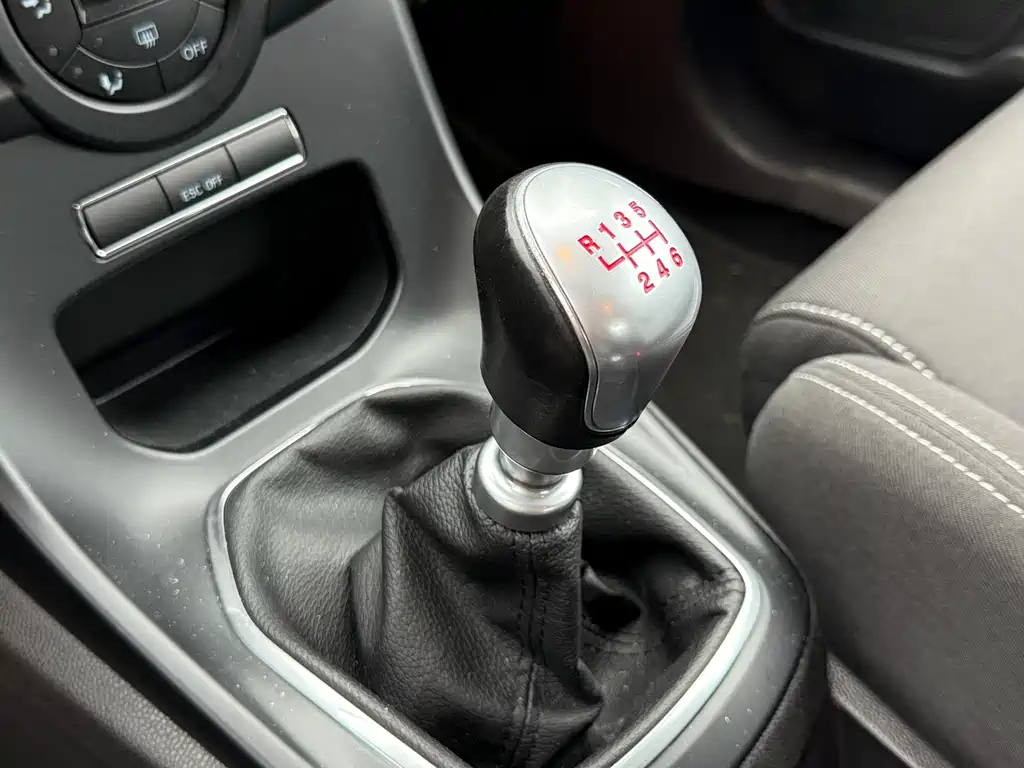 Ford Fiesta 2014 — фото 11
