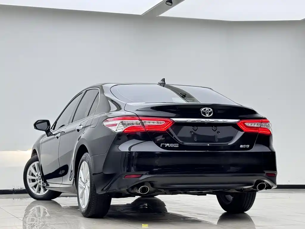 Toyota Camry 2021 — фото 16
