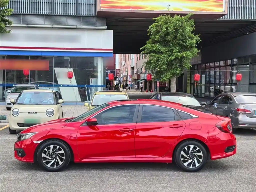 Honda Civic 2018 — фото 8