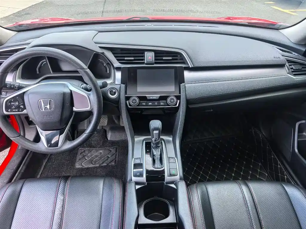 Honda Civic 2018 — фото 12
