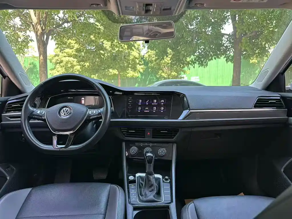 Volkswagen Sagitar 2021