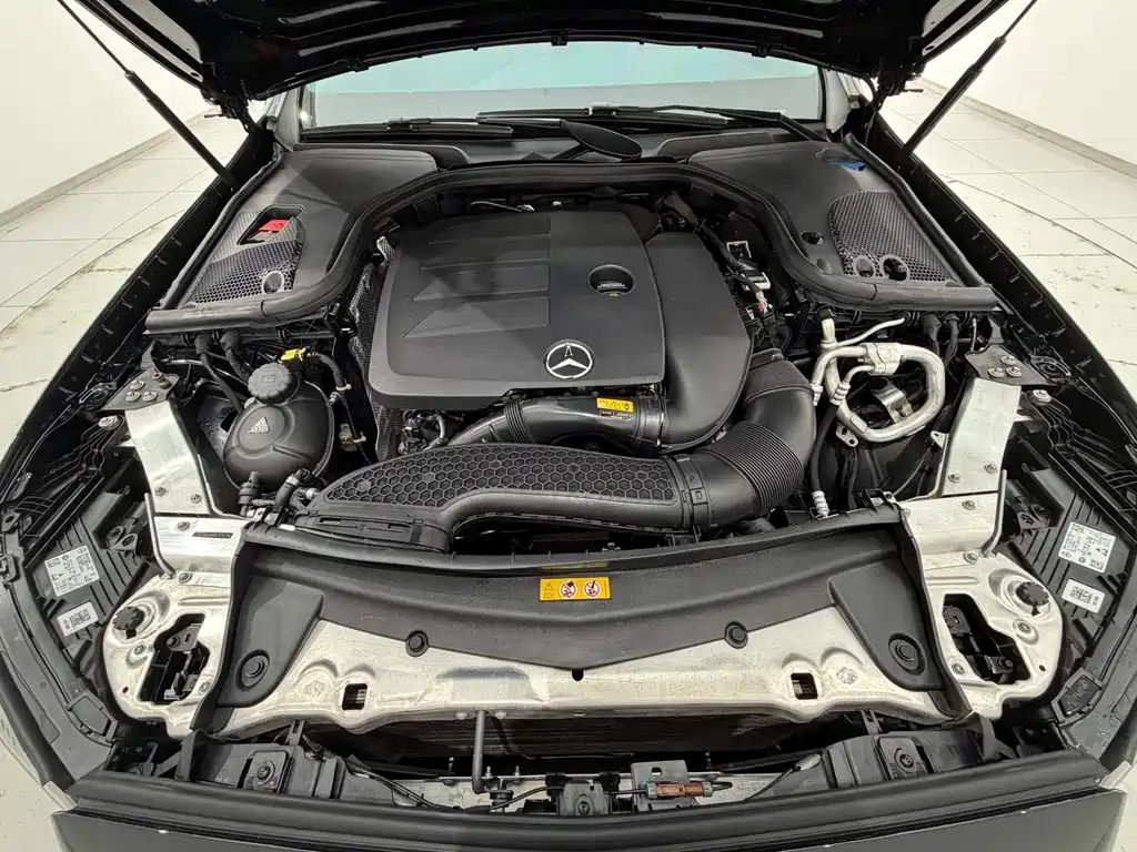 Mercedes-Benz E-Class 2023 — фото 16