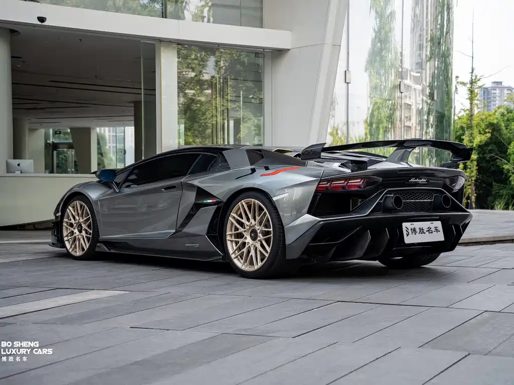 Lamborghini Aventador 2019 — фото 11
