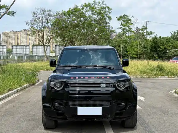 Land Rover Defender 2023
