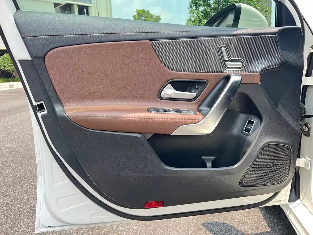 Mercedes-Benz A-Class 2019 — фото 38