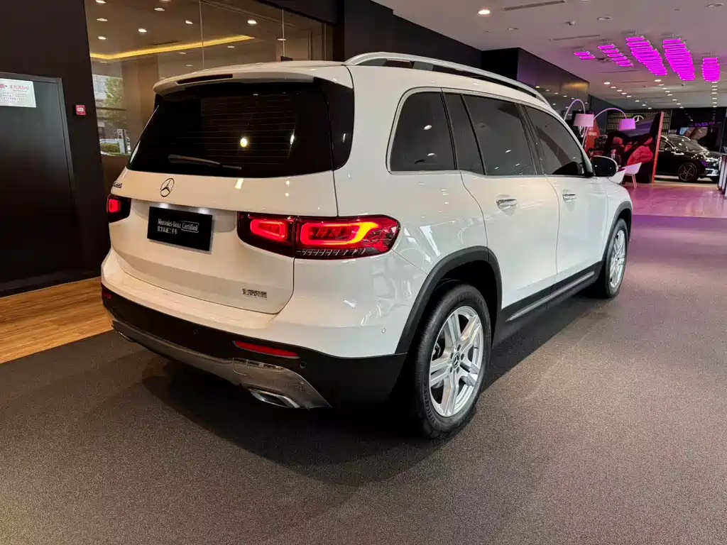 Mercedes-Benz GLB 2023