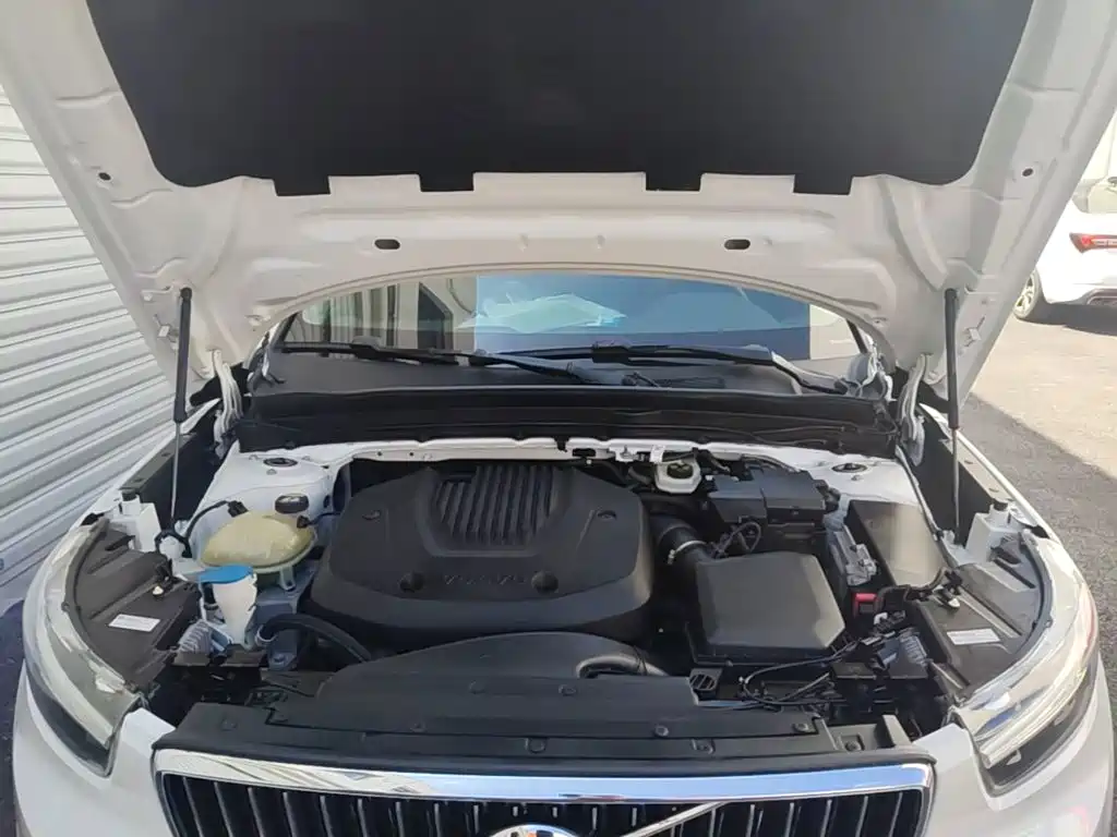 Volvo XC40 2020 — фото 20