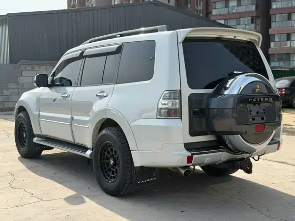 Mitsubishi Pajero 2018